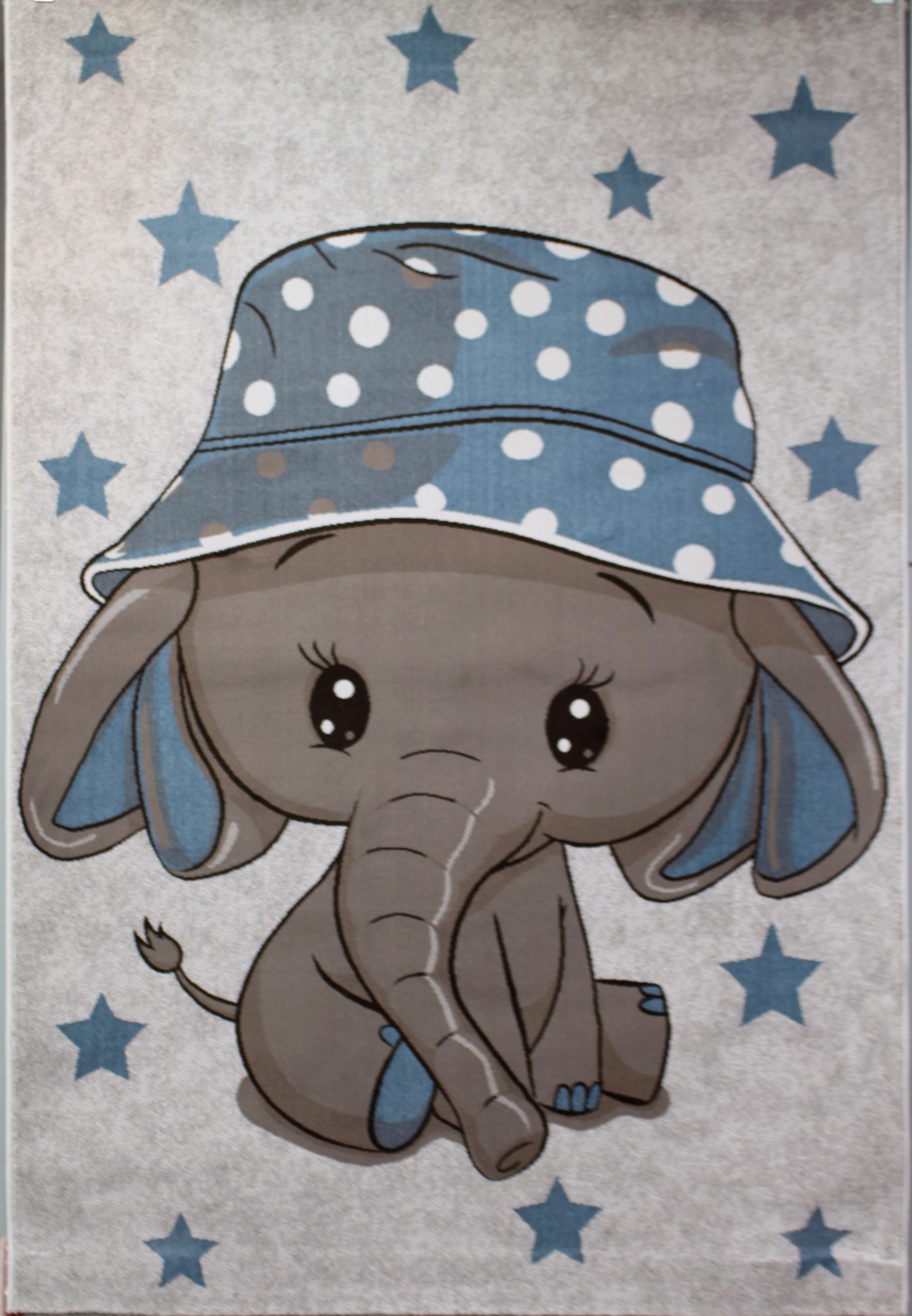 فرش کودک افرند مدل فیل کلاه آبی