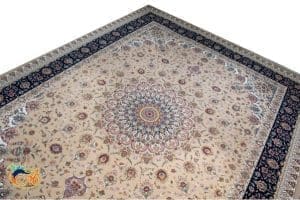 فرش ماشینی دستباف نما افرند کلکسیون گل ابریشم زمینه بژ